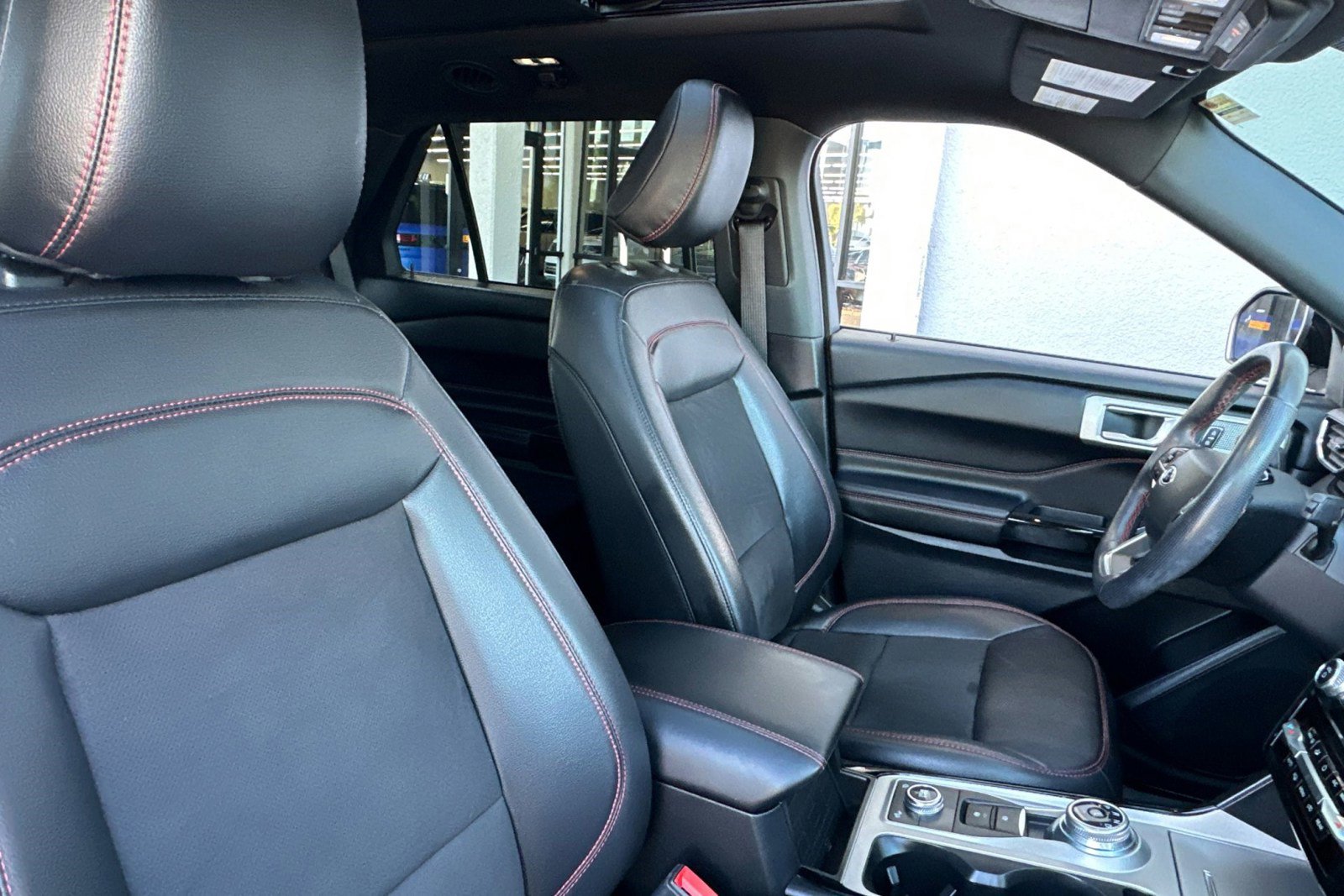 Used 2022 Ford Explorer ST-Line w/ Class IV Trailer Tow Package image 31