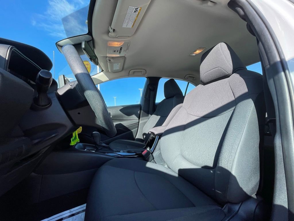 Used 2022 Toyota Corolla LE FWD image 19