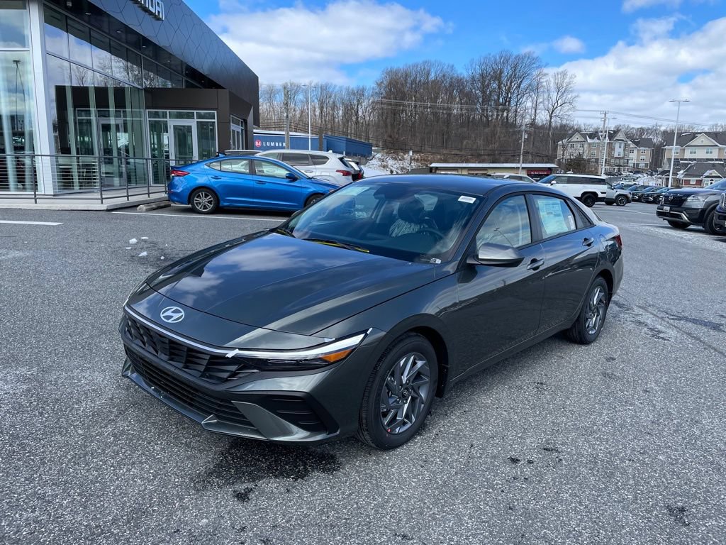 New 2026 Hyundai Elantra Hybrid FWD image 1