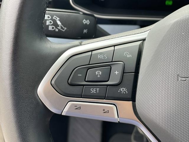 Used 2025 Volkswagen Jetta SE FWD image 8
