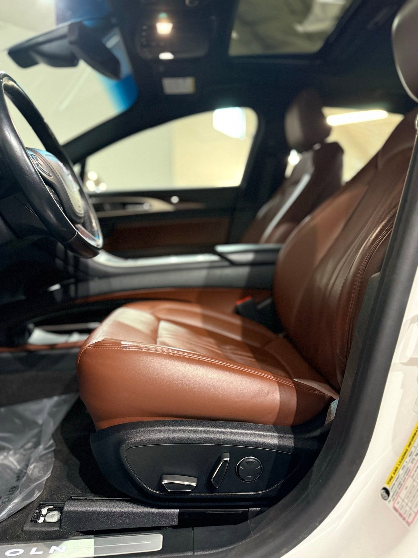 Used 2020 Lincoln MKZ Reserve w/ Monochromatic Package image 29