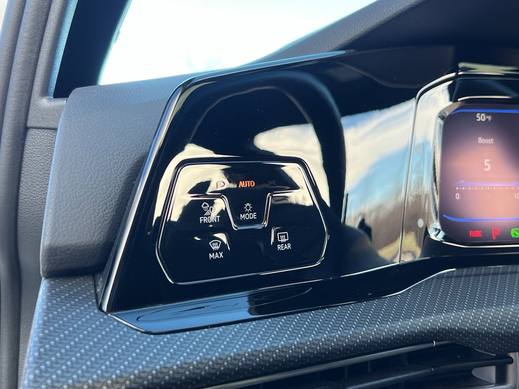 Used 2023 Volkswagen Golf R image 14