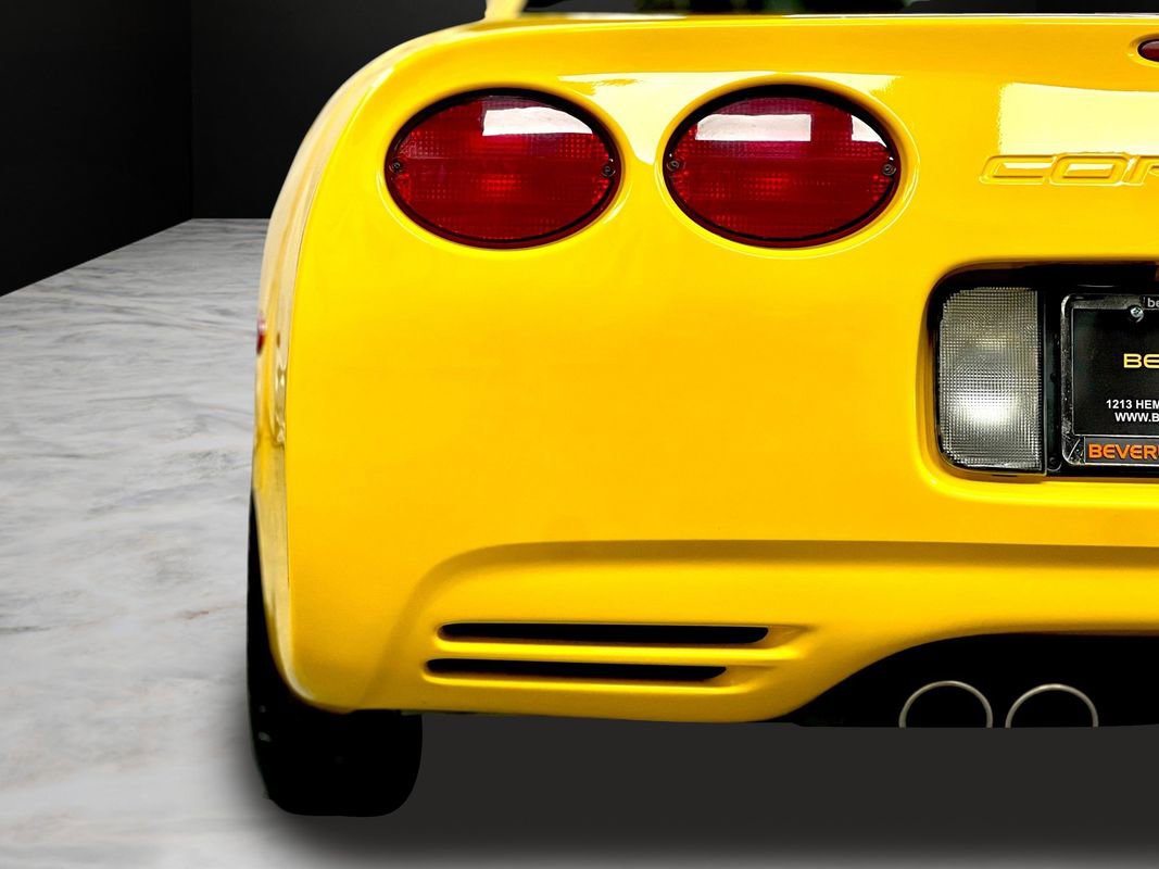 Used 2003 Chevrolet Corvette Z06 w/ Memory Package, 3 Drivers image 12