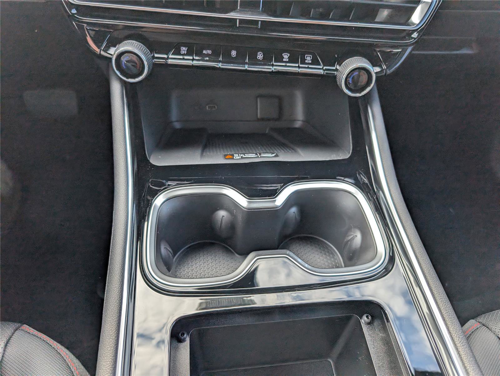 New 2026 Chevrolet Traverse Z71 w/ LPO, Floor Liner Package AWD/4WD image 23