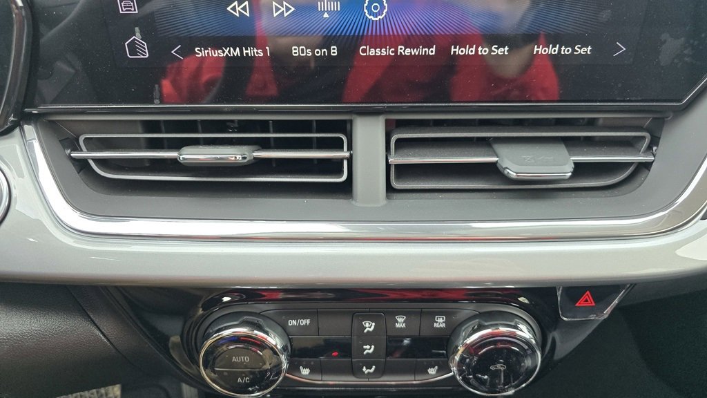 New 2025 Chevrolet Trax LT w/ Driver Confidence Package image 20