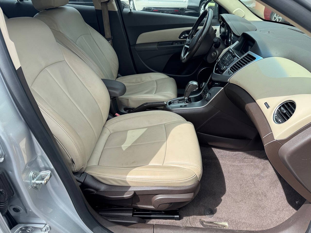 Used 2011 Chevrolet Cruze LTZ FWD image 18