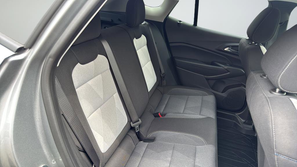 Used 2026 Chevrolet Trax LS w/ LS Convenience Package FWD image 20