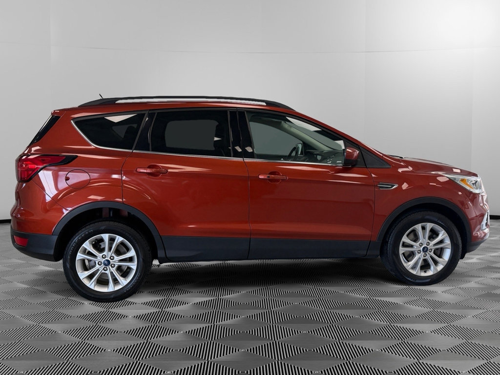 Used 2019 Ford Escape SEL image 9