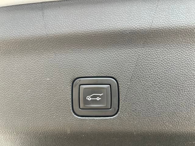 Certified 2023 Chevrolet Suburban Premier image 22