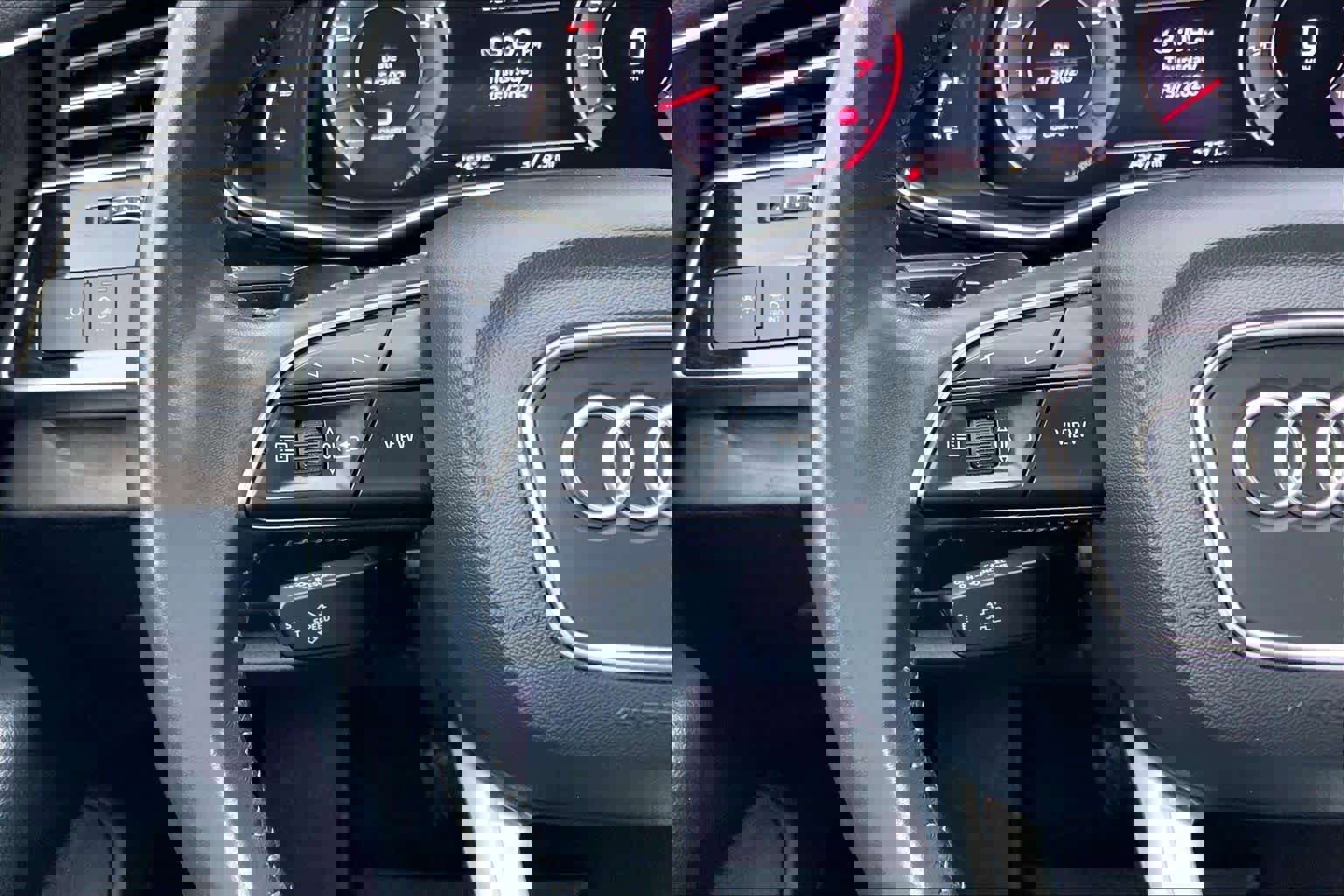 Used 2019 Audi Q8 Premium Plus image 24