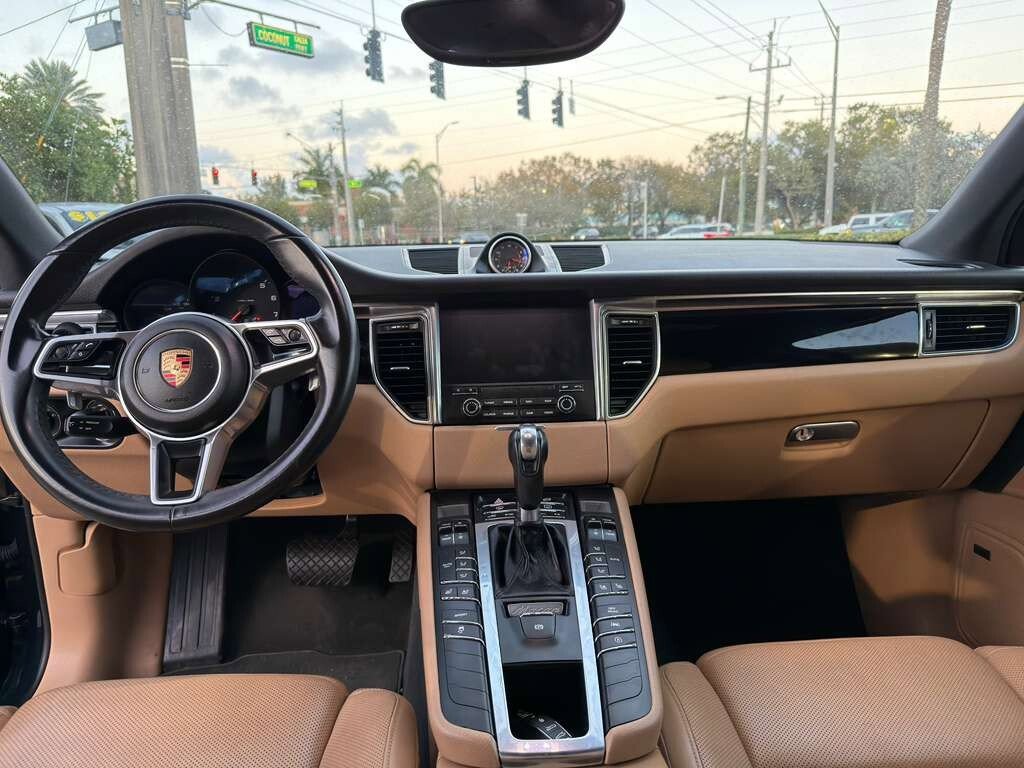 Used 2018 Porsche Macan image 14