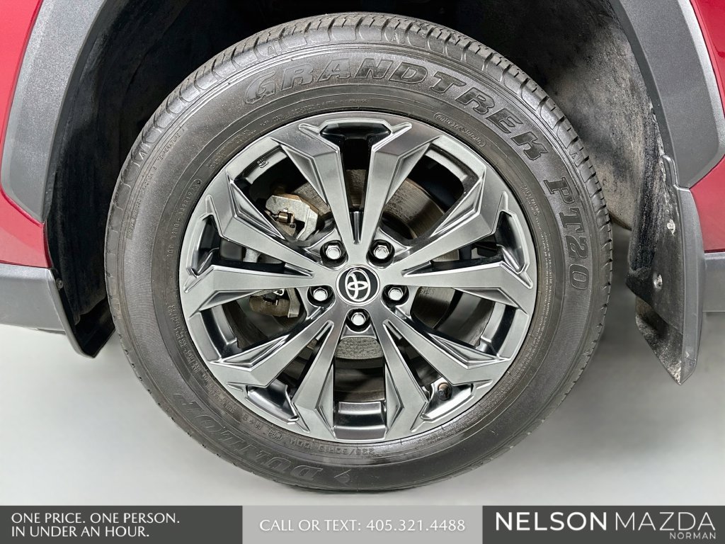 Used 2023 Toyota RAV4 Limited AWD/4WD image 33