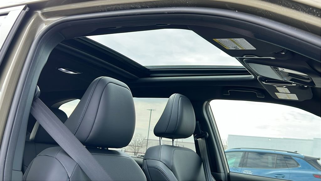 Used 2025 Subaru Forester Limited w/ Popular Package image 12