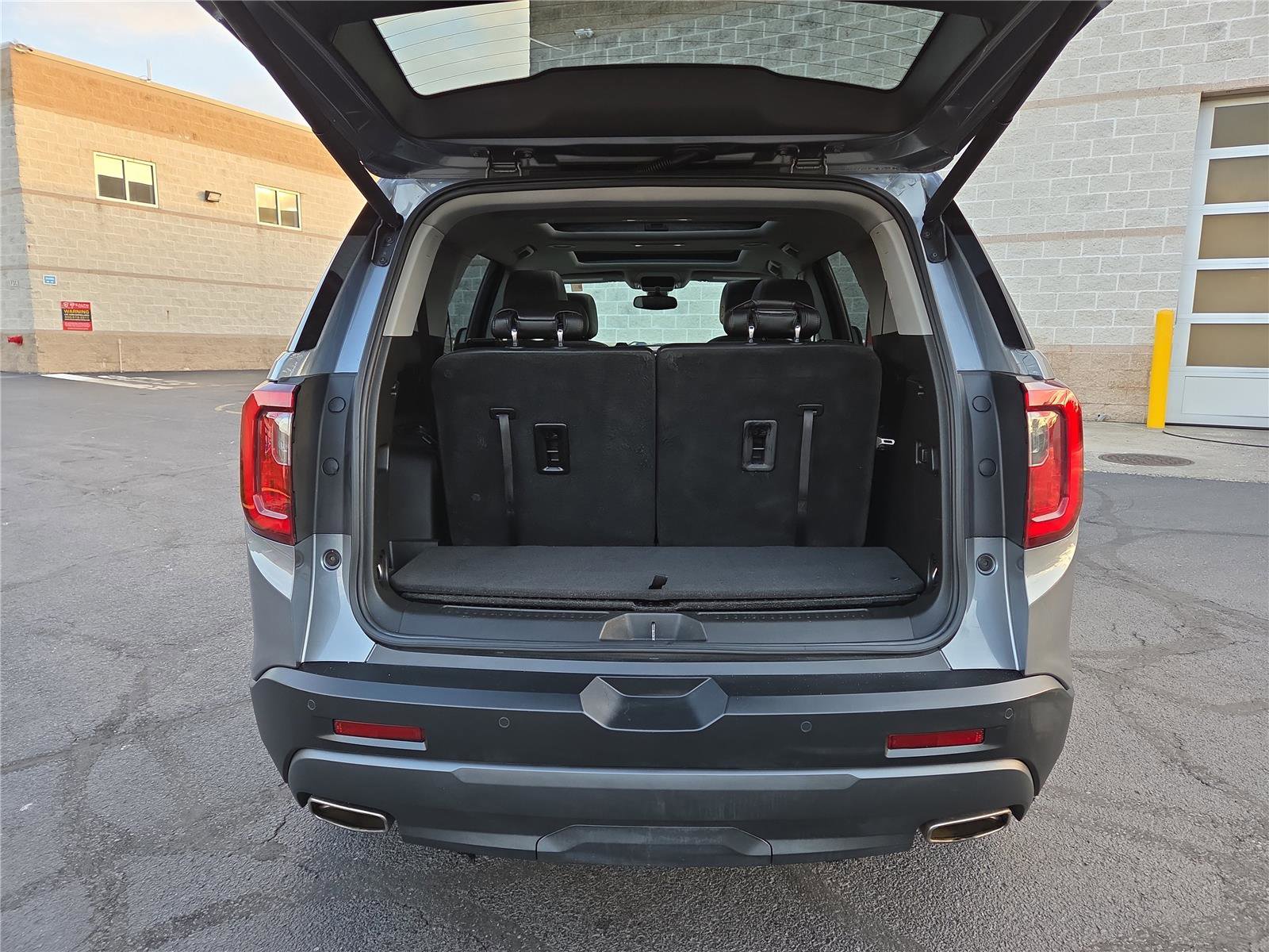 Used 2021 GMC Acadia AT4 w/ Preferred Package AWD/4WD image 5
