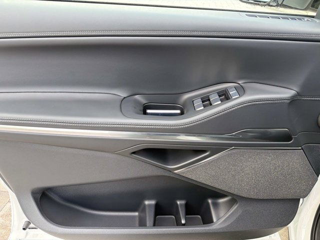 New 2026 Lincoln Navigator Reserve w/ Jet Appearance Package AWD/4WD image 8