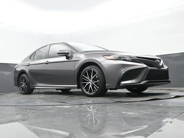 Used 2024 Toyota Camry SE w/ Convenience Package FWD image 25