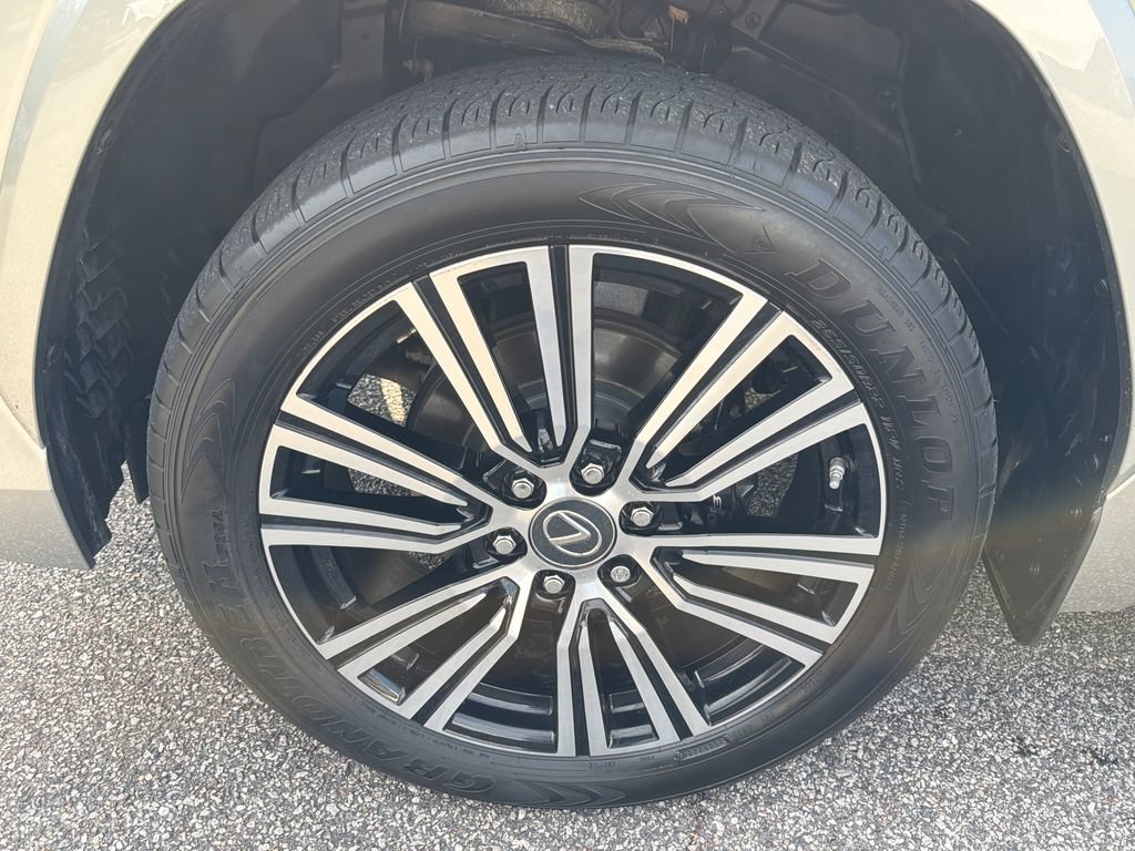 Used 2023 Lexus LX 600 4WD w/ Appearance Package image 15