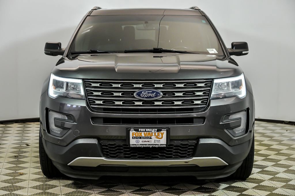 Used 2016 Ford Explorer XLT w/ Equipment Group 202A AWD/4WD image 4