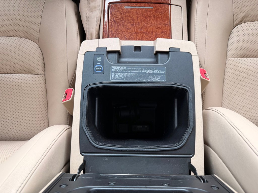 Used 2015 Toyota Land Cruiser image 31