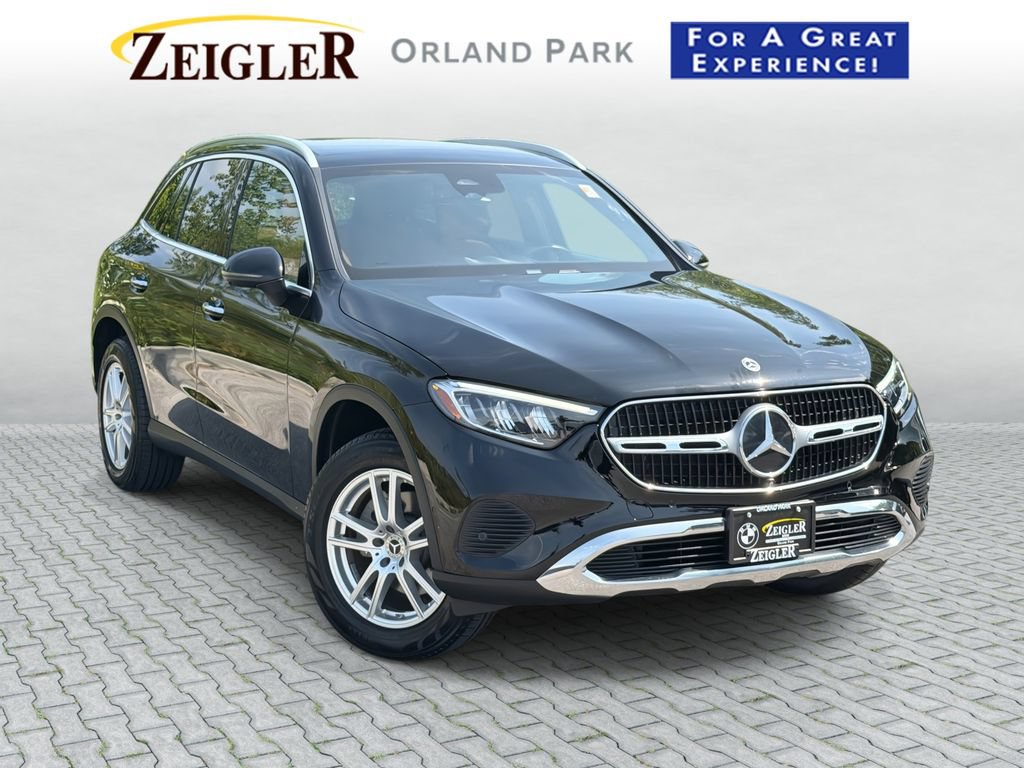 Used 2023 Mercedes-Benz GLC 300 4MATIC image 1