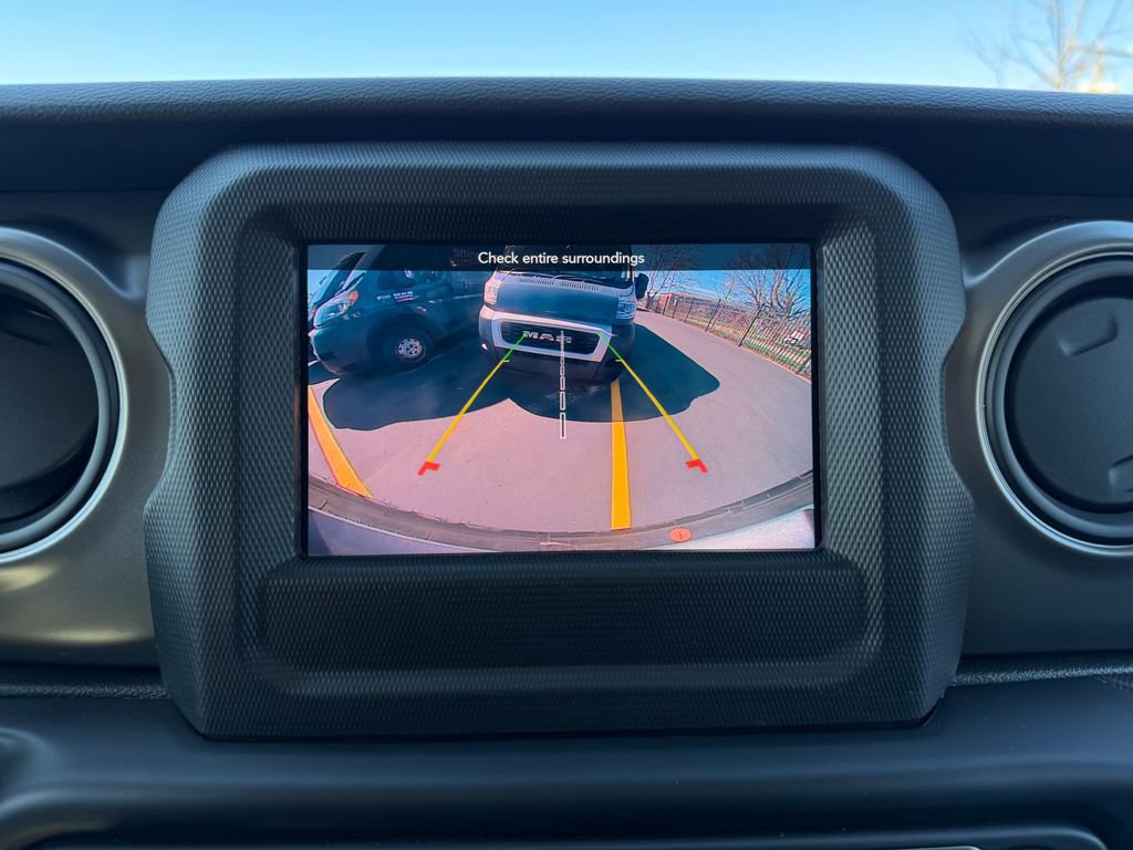 Used 2022 Jeep Wrangler Unlimited Sport w/ Technology Group image 23