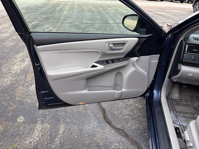 Used 2017 Toyota Camry XLE FWD image 10