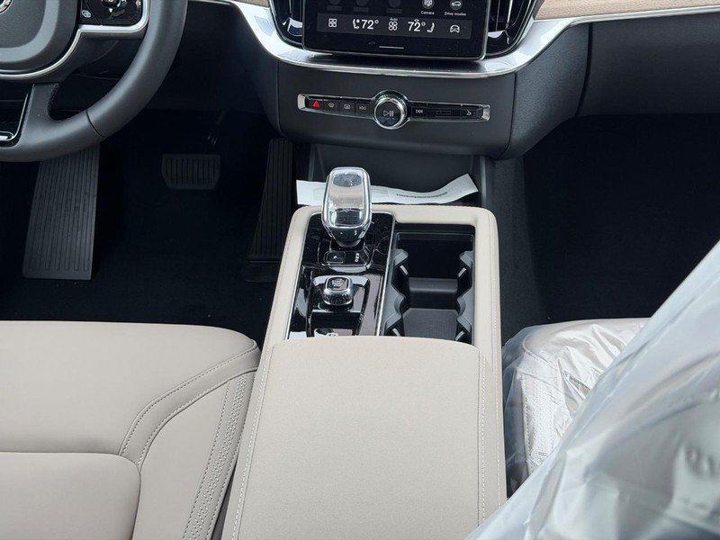 New 2026 Volvo XC90 T8 Plus w/ Protection Package AWD/4WD image 8
