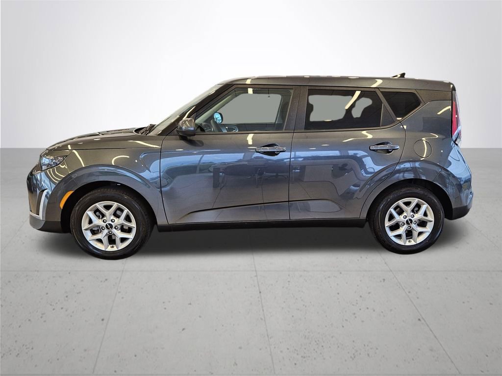 Used 2025 Kia Soul LX w/ LX Technology Package FWD image 11