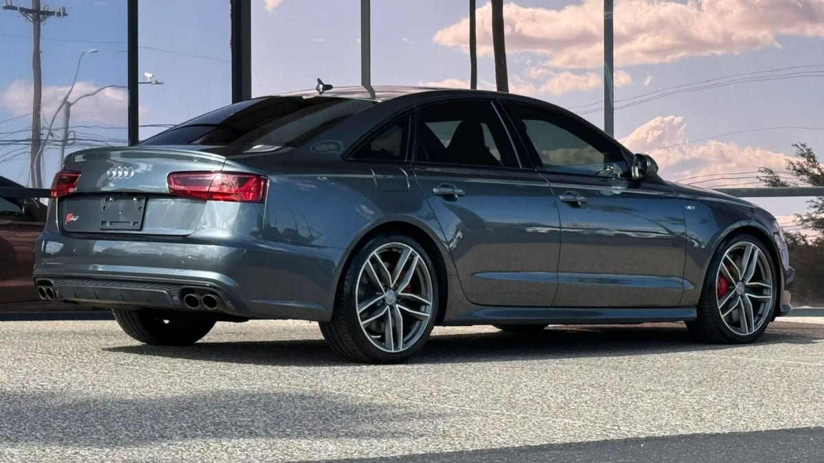 Used 2017 Audi S6 Premium Plus w/ S6 Sport Package AWD/4WD image 12