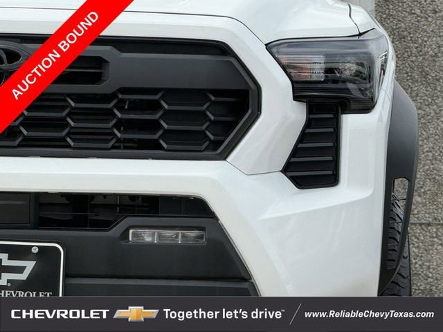 Used 2024 Toyota Tacoma TRD Off-Road AWD/4WD image 4