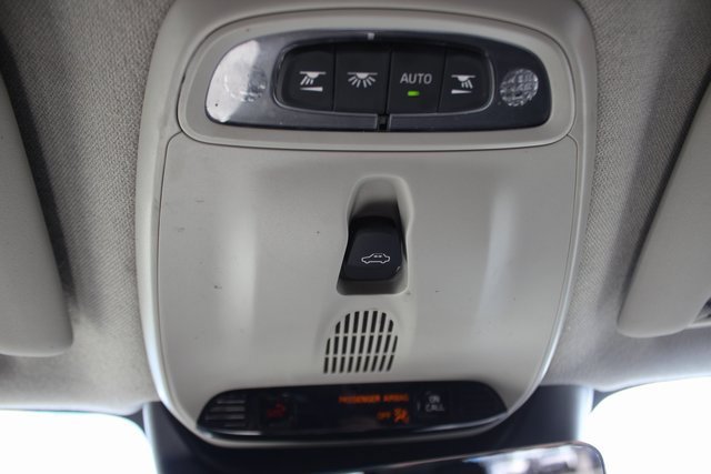 Used 2019 Volvo XC40 T5 Momentum image 11