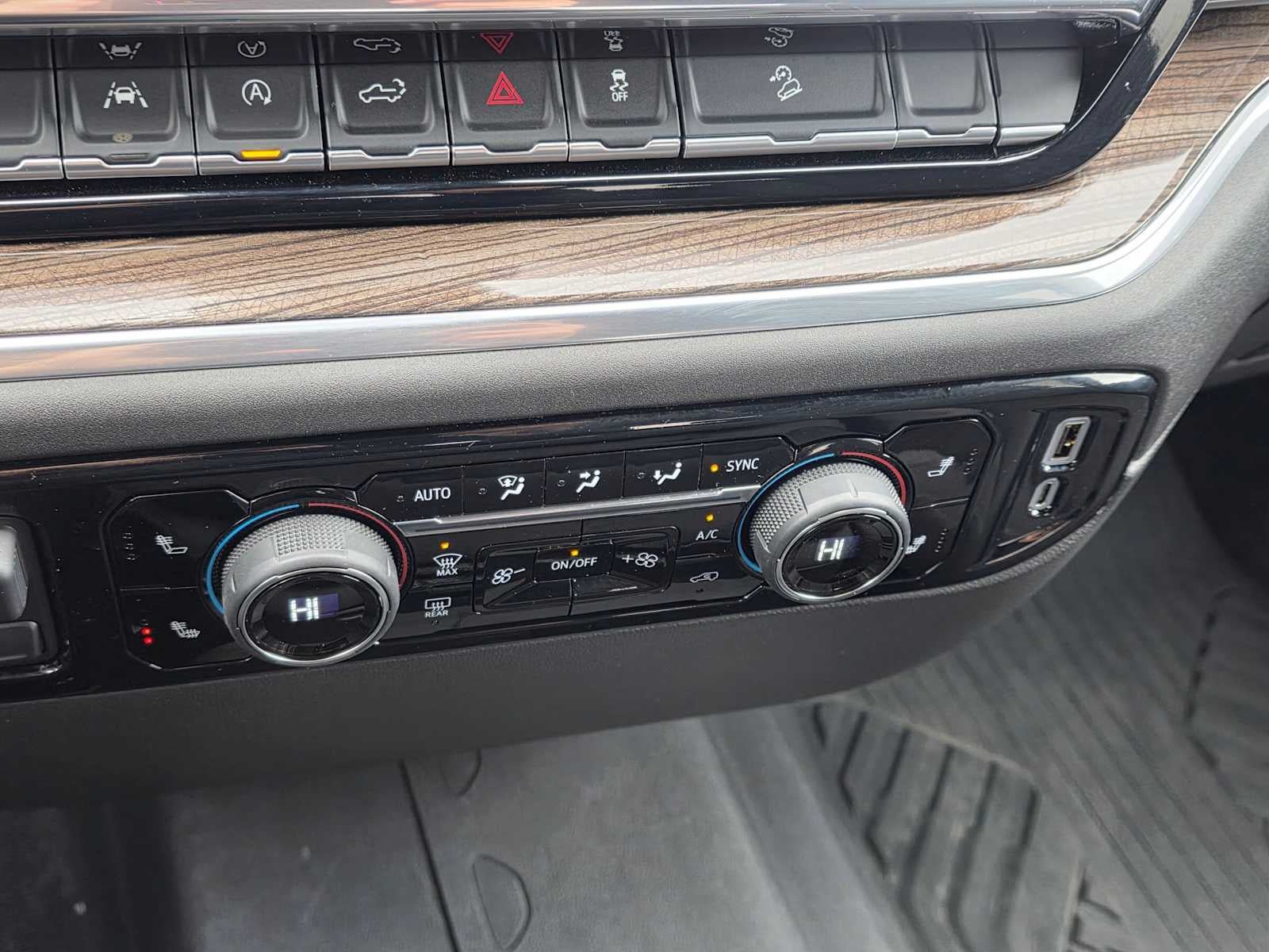 Used 2025 Chevrolet Silverado 1500 LT Trail Boss AWD/4WD image 29