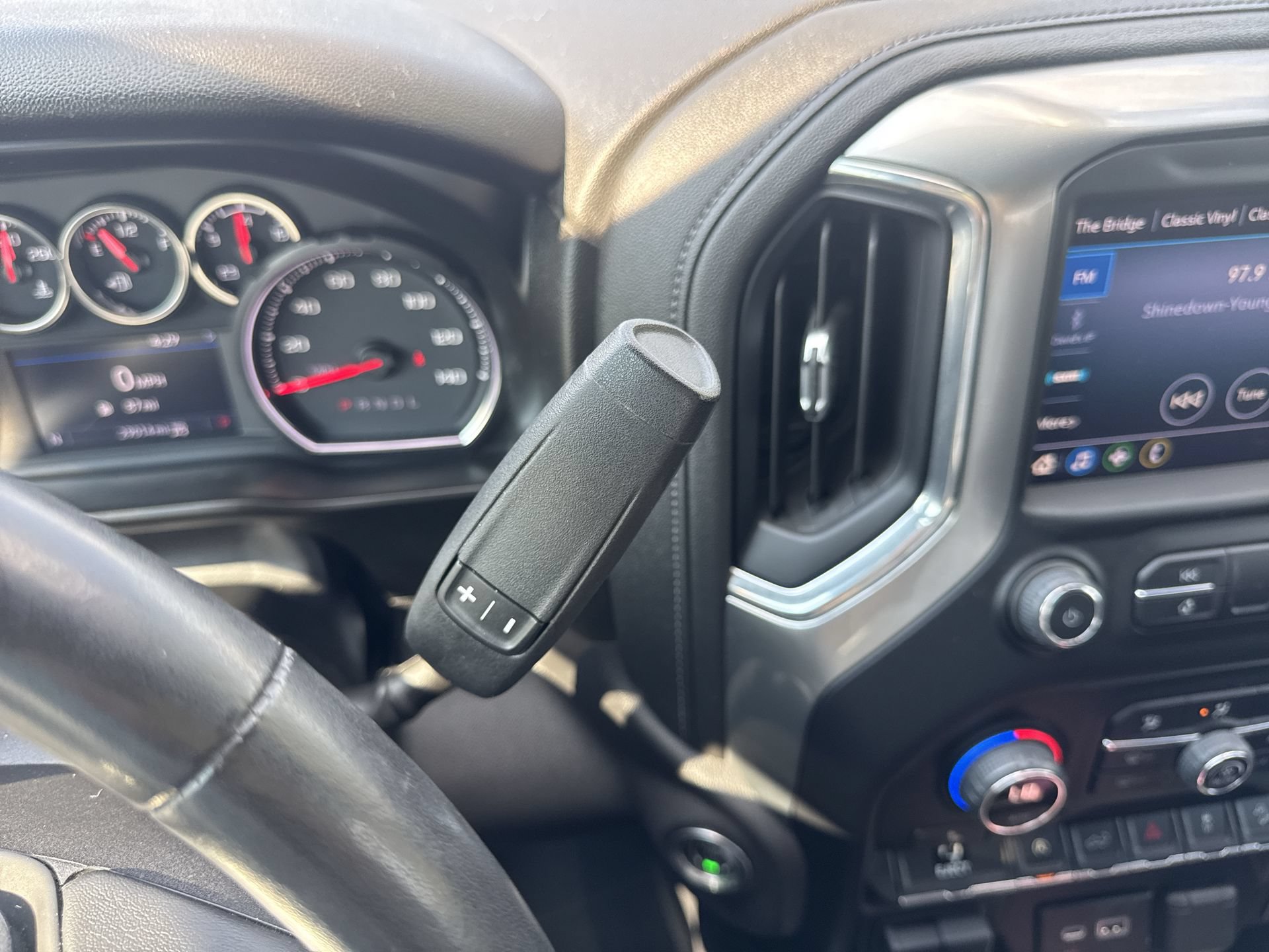 Certified 2021 Chevrolet Silverado 1500 RST AWD/4WD image 19