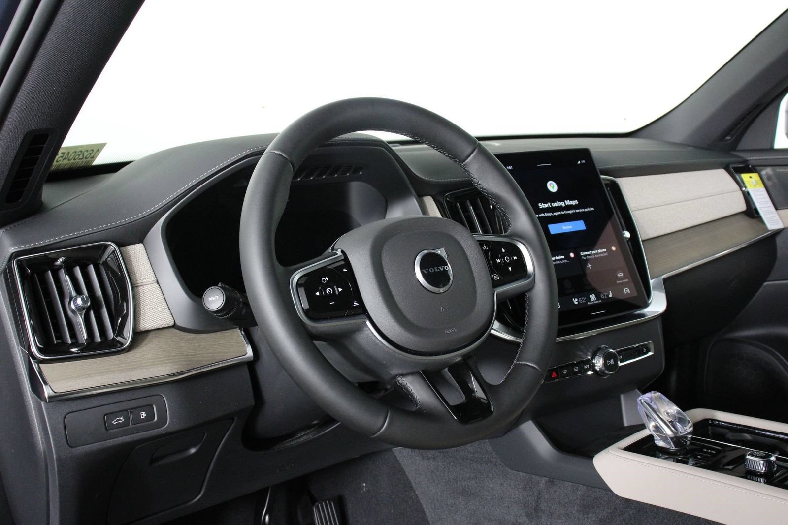 New 2026 Volvo XC90 T8 Plus w/ Protection Package Premier AWD/4WD image 8