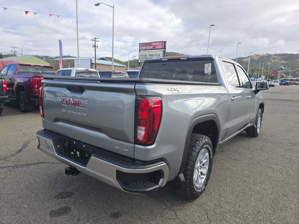 Used 2023 GMC Sierra 1500 SLE w/ Enhanced Capability Package AWD/4WD image 3