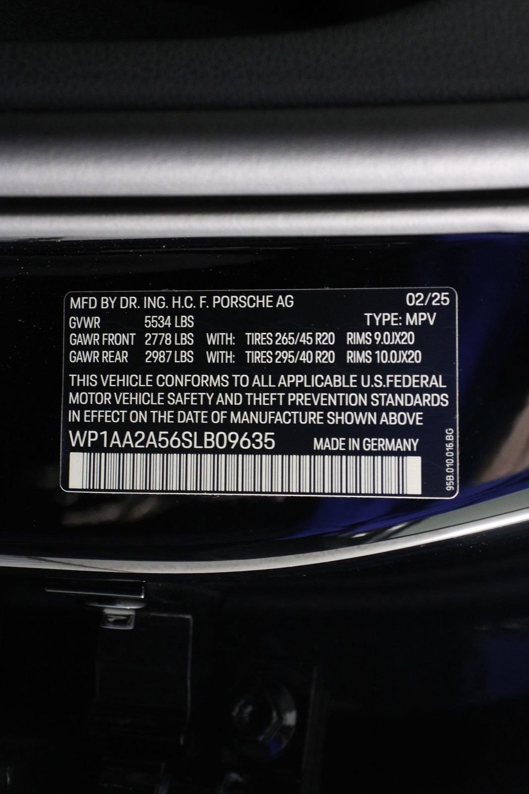 Certified 2025 Porsche Macan image 19