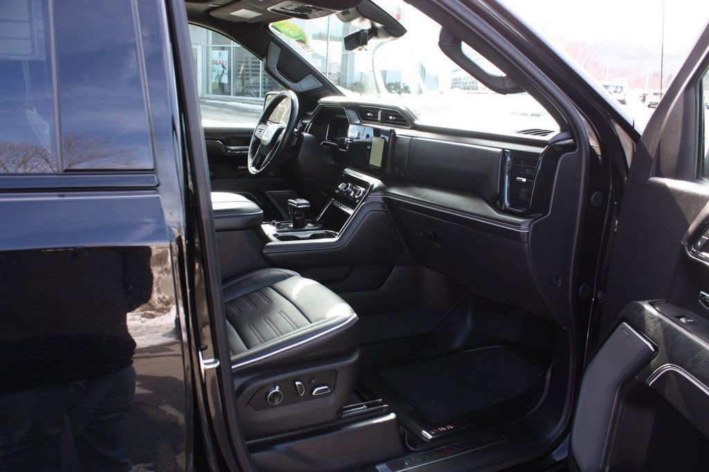 Used 2024 GMC Sierra 1500 AT4X image 14