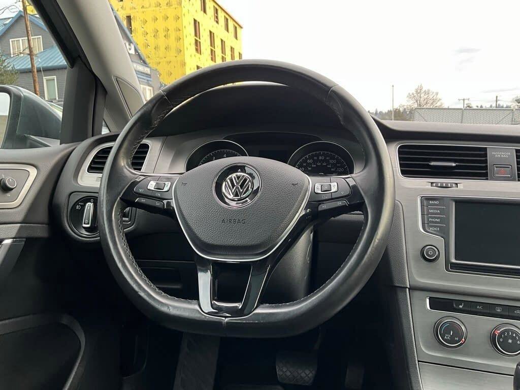 Used 2016 Volkswagen Golf SE w/ Lighting Package image 19