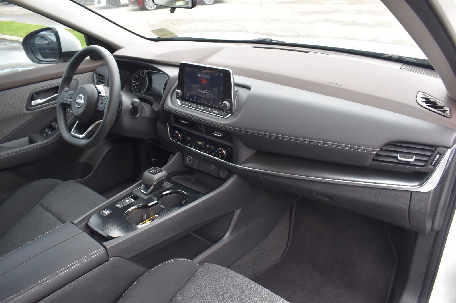 Used 2023 Nissan Rogue SV FWD image 63