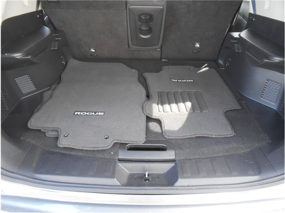 Used 2017 Nissan Rogue SV AWD/4WD image 8