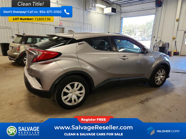 Used 2019 Toyota C-HR LE FWD image 4