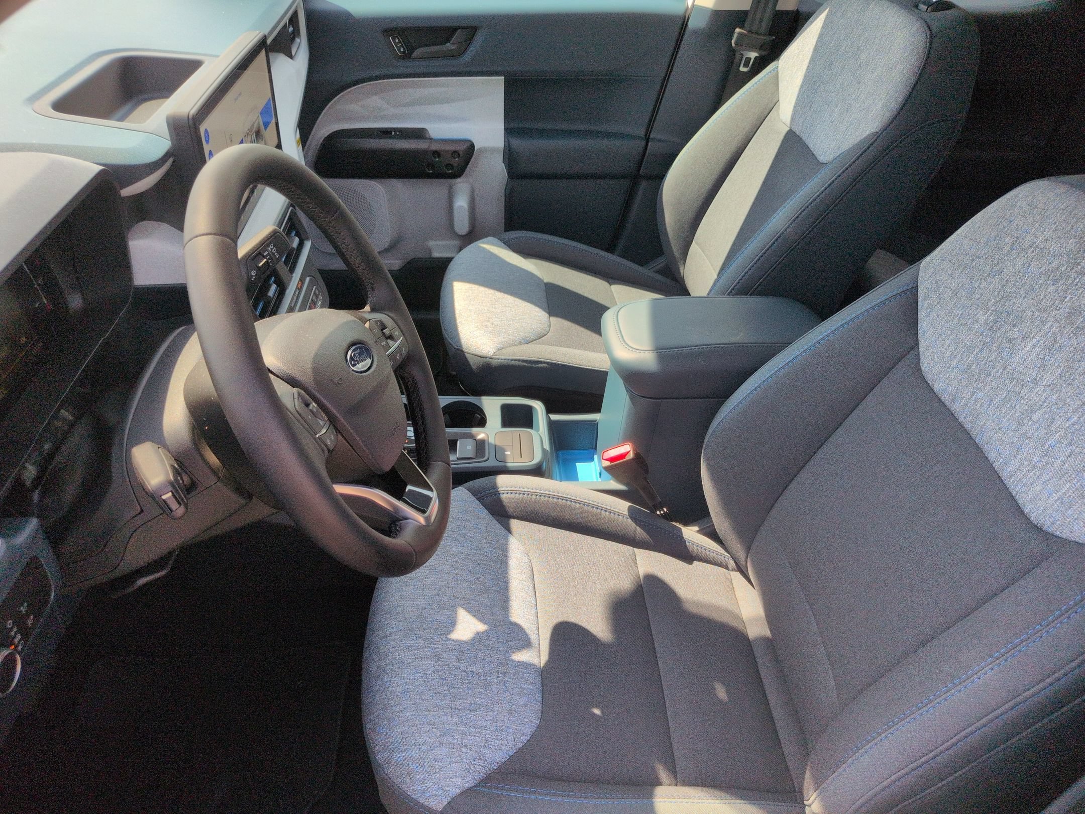 New 2026 Ford Maverick XLT w/ XLT Luxury Package FWD image 16