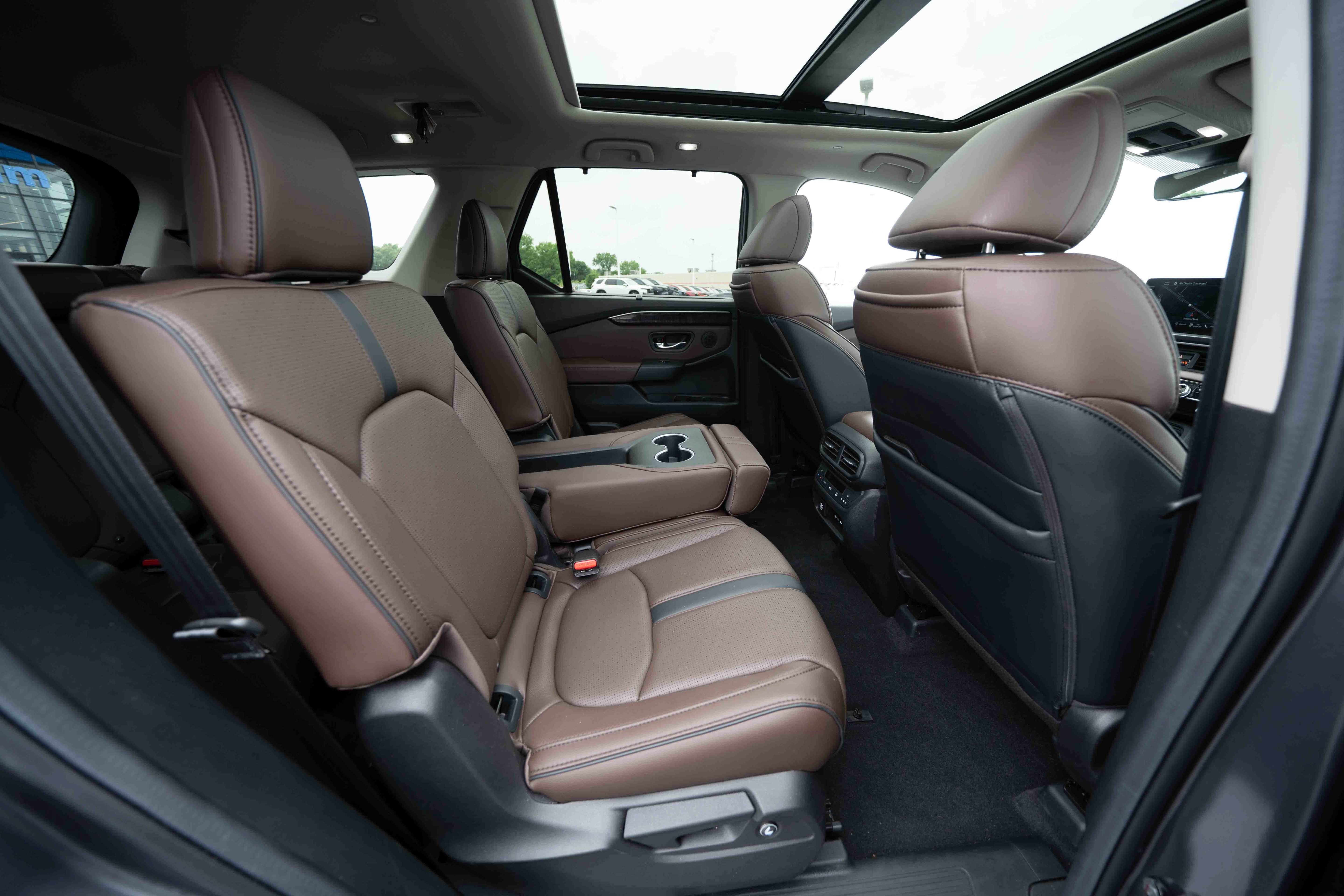 Used 2025 Honda Pilot Elite image 25