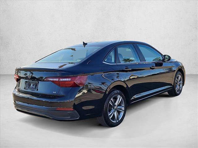 Used 2024 Volkswagen Jetta SE image 5
