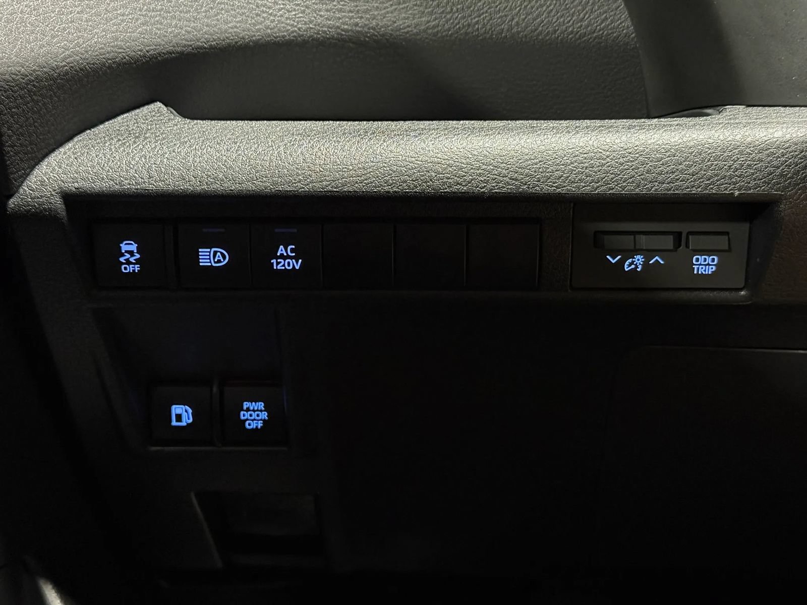 Used 2022 Toyota Sienna XLE Woodland Edition w/ Protection Package (TMS) AWD/4WD image 31