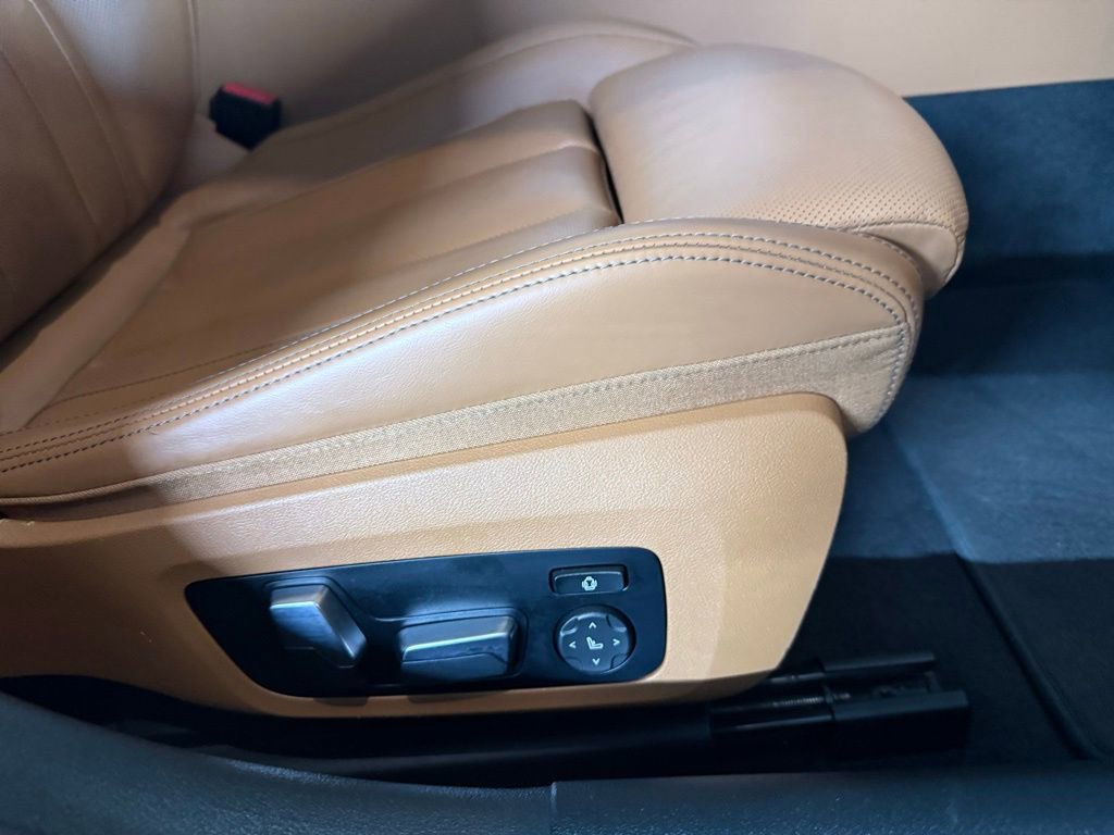 Used 2023 BMW ALPINA B8 xDrive Gran Coupe AWD/4WD image 29