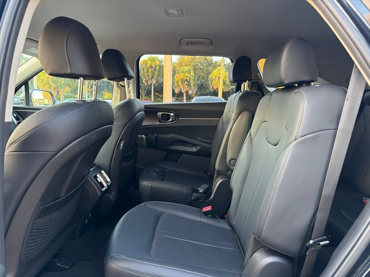 Used 2023 Kia Sorento EX AWD/4WD image 7
