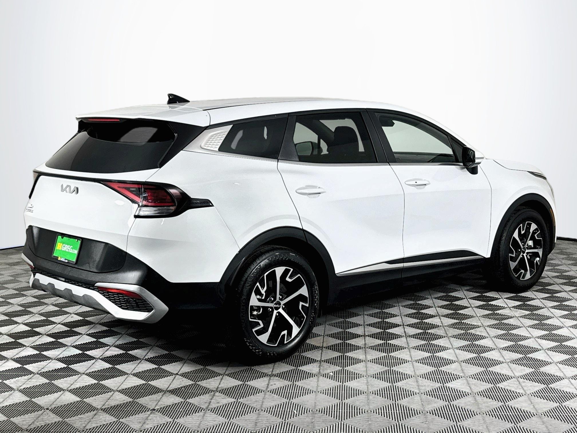 Used 2025 Kia Sportage EX FWD image 8