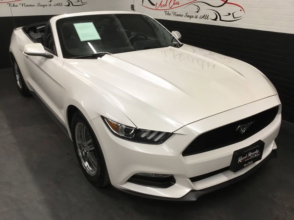 Used 2017 Ford Mustang Convertible image 2
