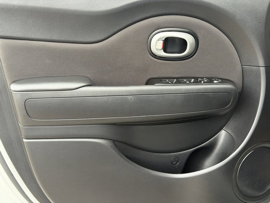 Used 2016 Kia Soul + image 25
